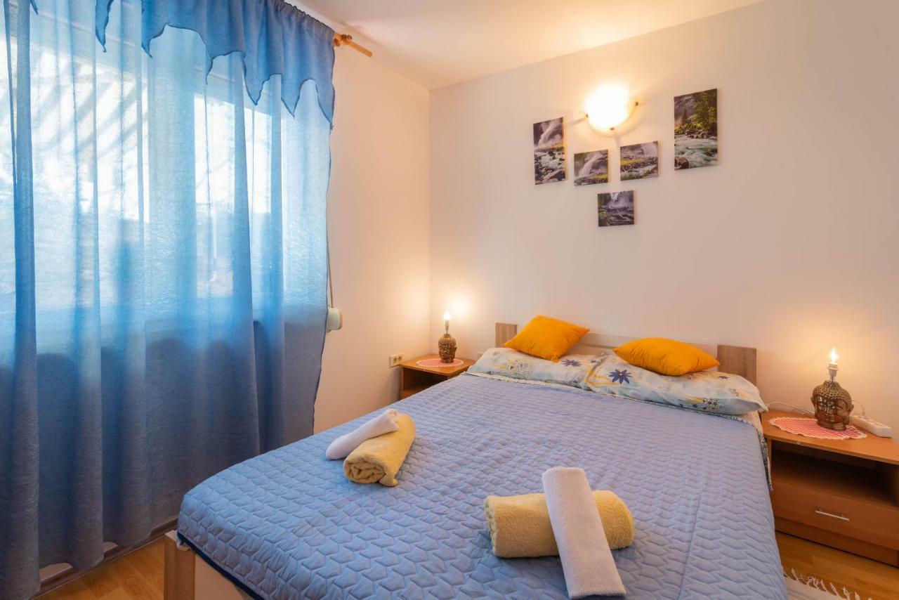Nostress Apartment Pula Extérieur photo