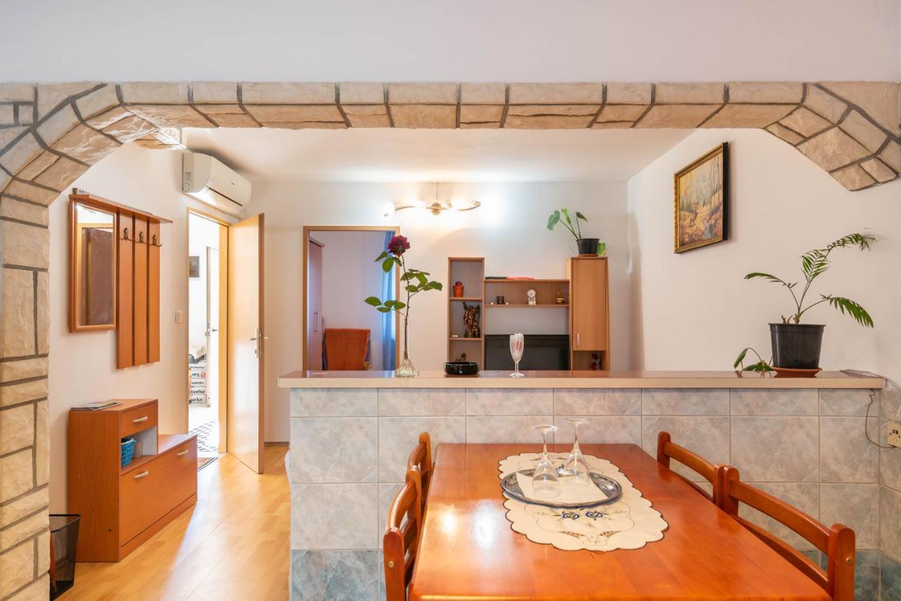 Nostress Apartment Pula Extérieur photo