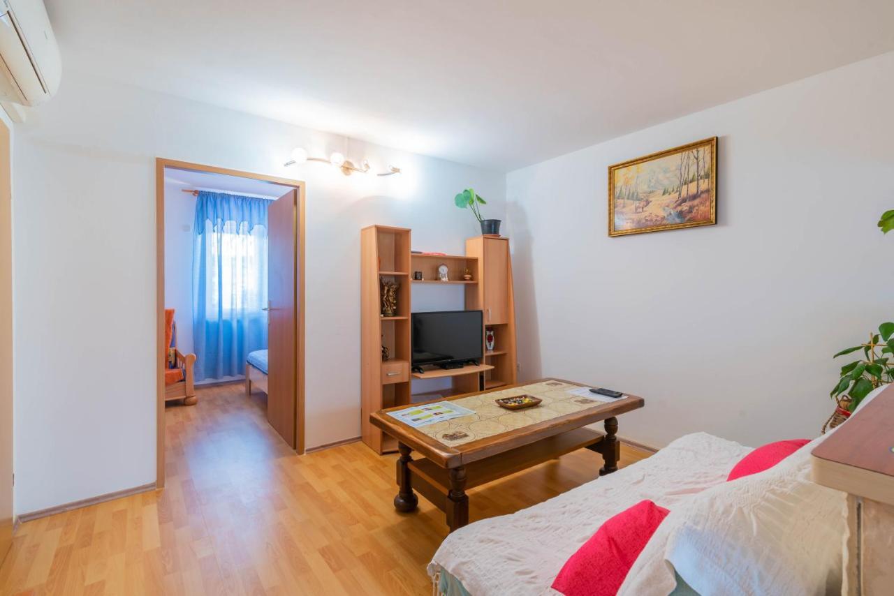 Nostress Apartment Pula Extérieur photo