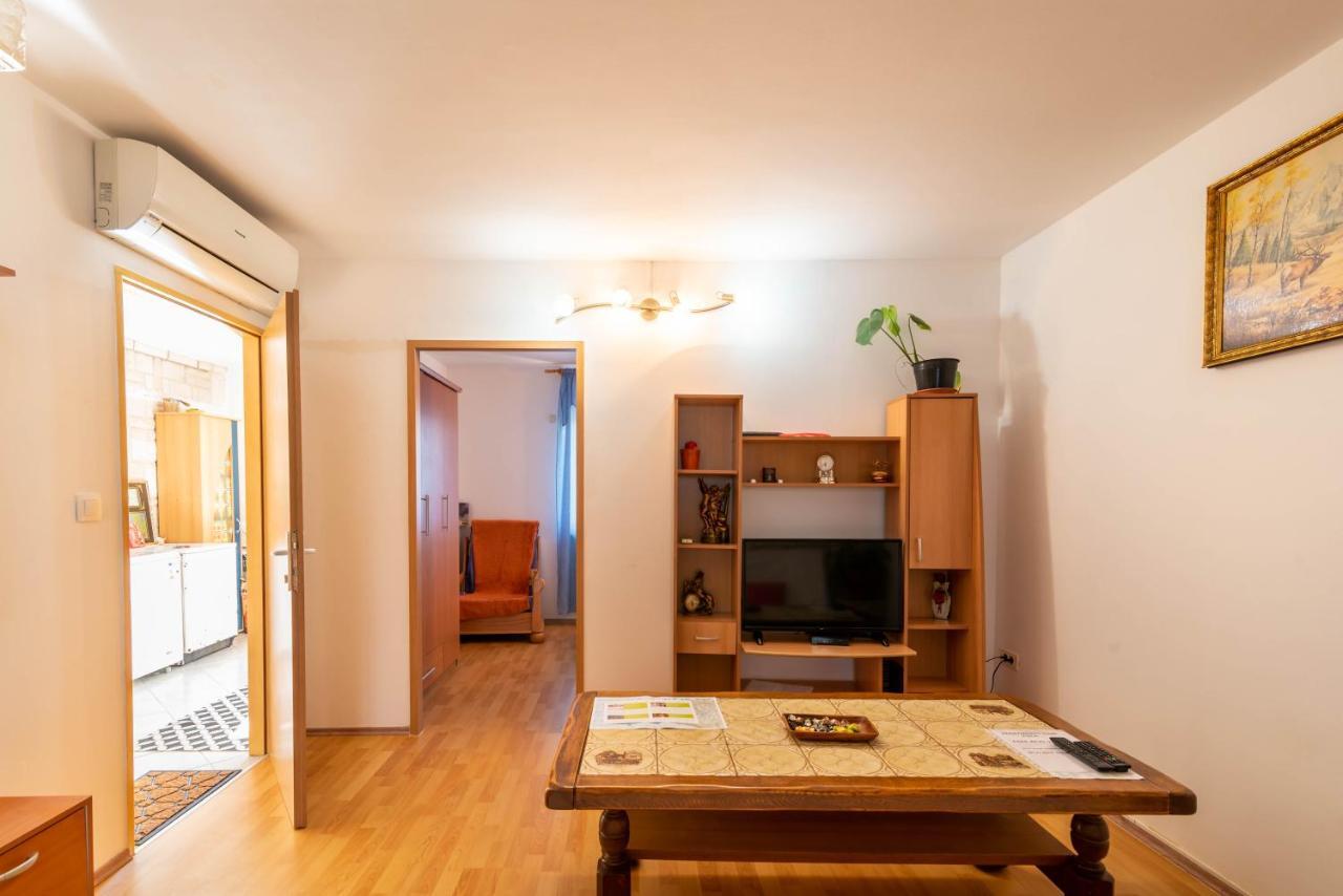 Nostress Apartment Pula Extérieur photo